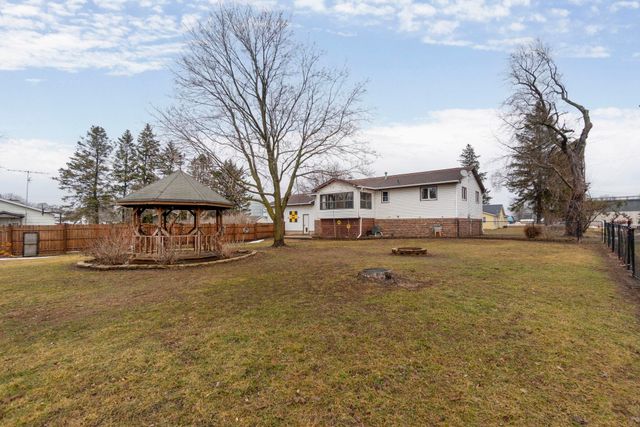 426 Ash Street, Fredericksburg, IA 50630