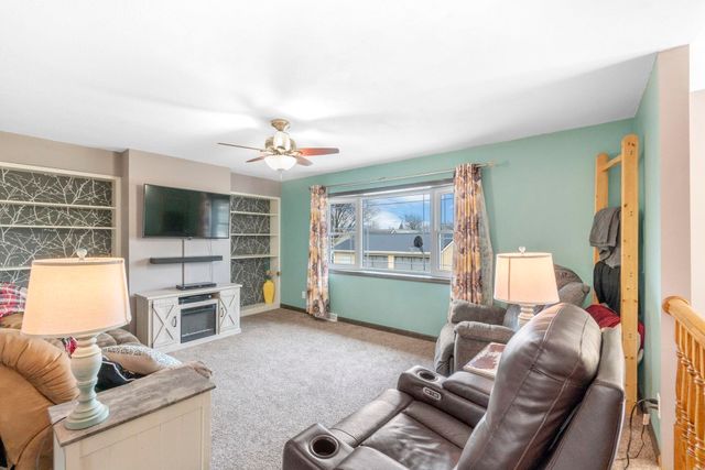 426 Ash Street, Fredericksburg, IA 50630