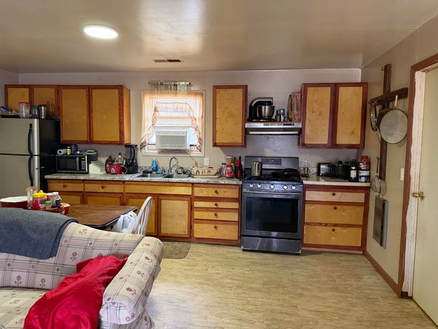 39 S Lakeview Lane, Galena, MO 65656