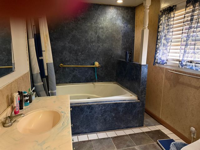 39 S Lakeview Lane, Galena, MO 65656