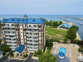 200 Lake Street 4C, Saint Joseph, MI 49085