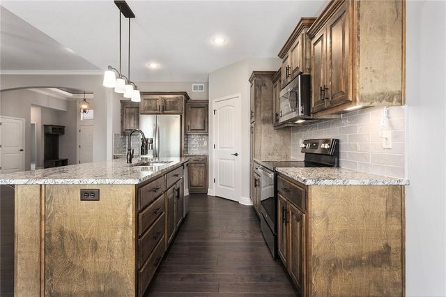 10823 N Corrington Avenue, Kansas City, MO 64156