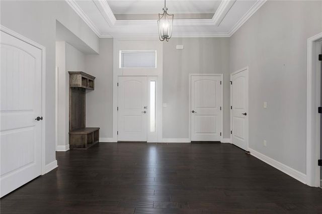 10823 N Corrington Avenue, Kansas City, MO 64156