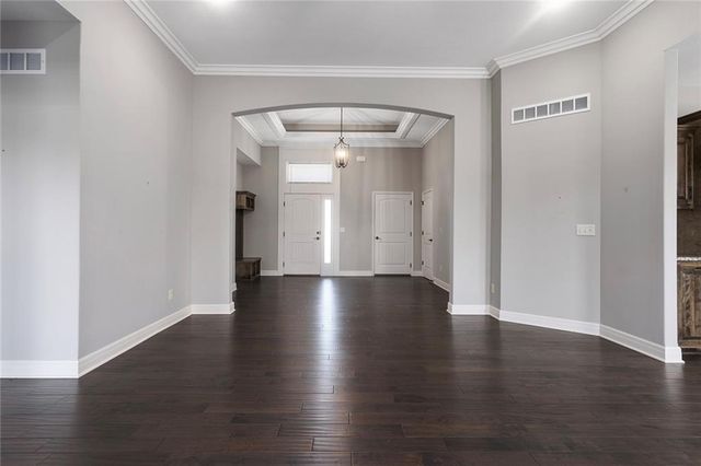 10823 N Corrington Avenue, Kansas City, MO 64156