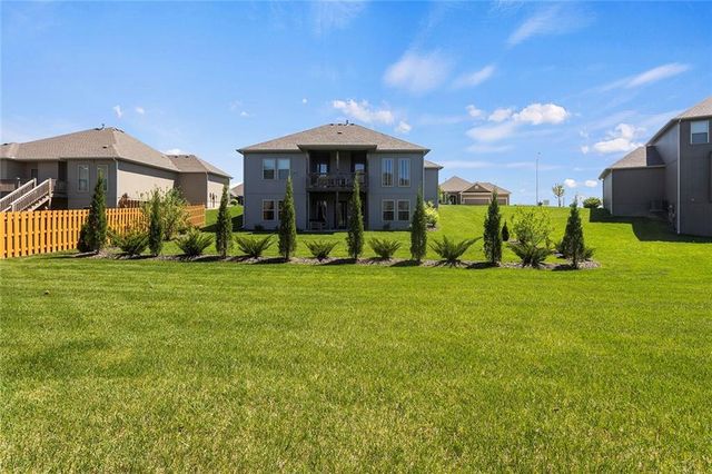 10823 N Corrington Avenue, Kansas City, MO 64156