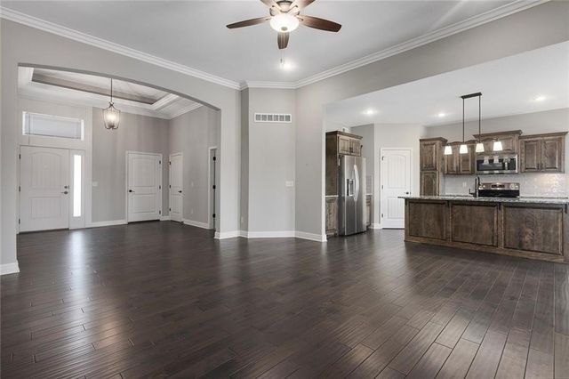 10823 N Corrington Avenue, Kansas City, MO 64156