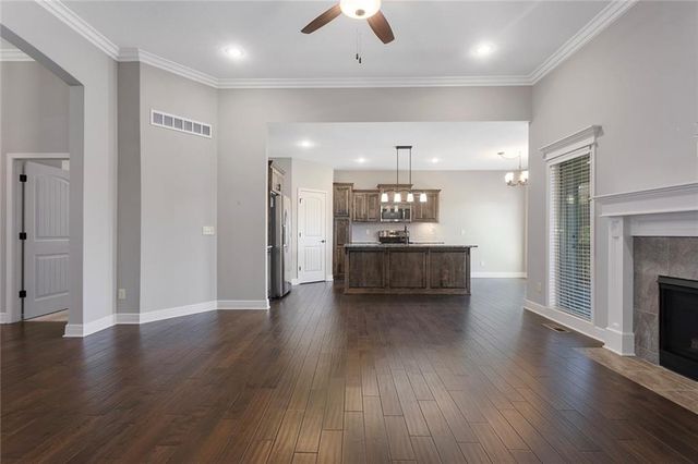 10823 N Corrington Avenue, Kansas City, MO 64156