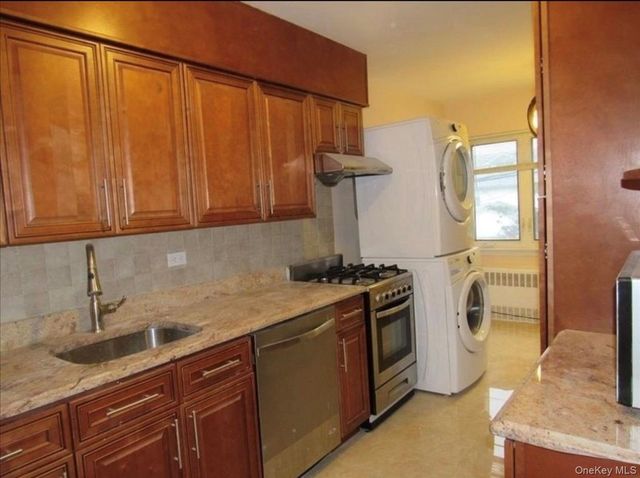 132-20 60th Avenue, Flushing, NY 11355