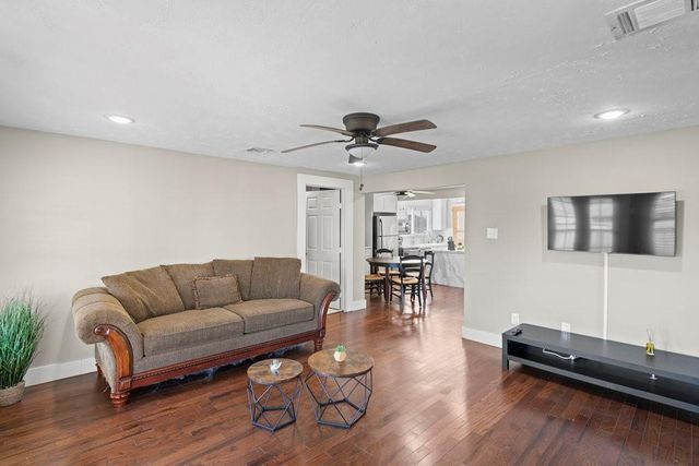 4106 Winnie Street, Galveston, TX 77550