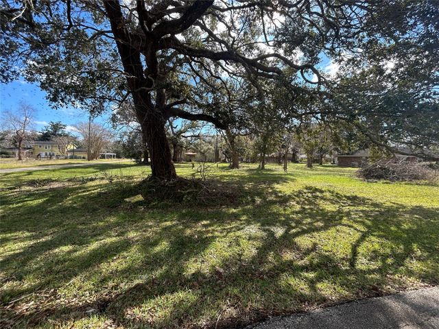 0 Spencer, Jones Creek, TX 77541