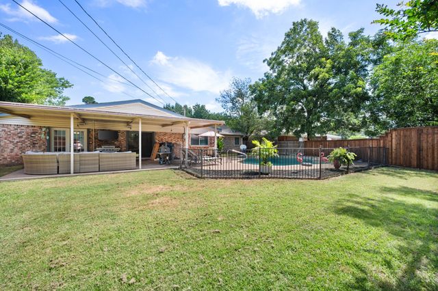 6736 Corona Drive, North Richland Hills, TX 76180