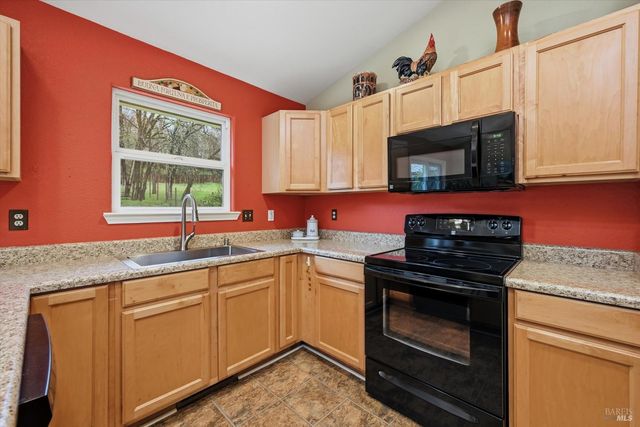 19072 Hidden Valley Rd, Hidden Valley Lake, CA 95467