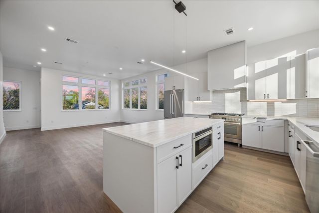 4101 Menchaca RD 104, Austin, TX 78704