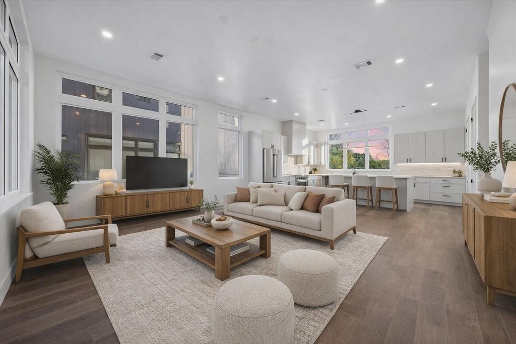 4101 Menchaca RD 104, Austin, TX 78704