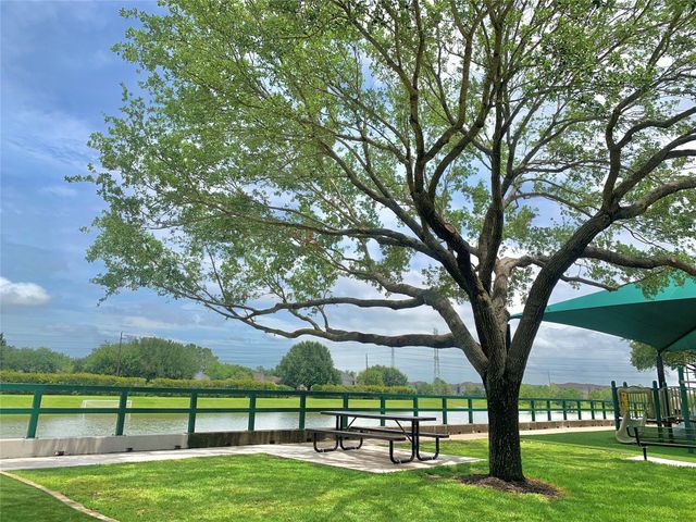 11210 Chestnut Woods Trail, Houston, TX 77065