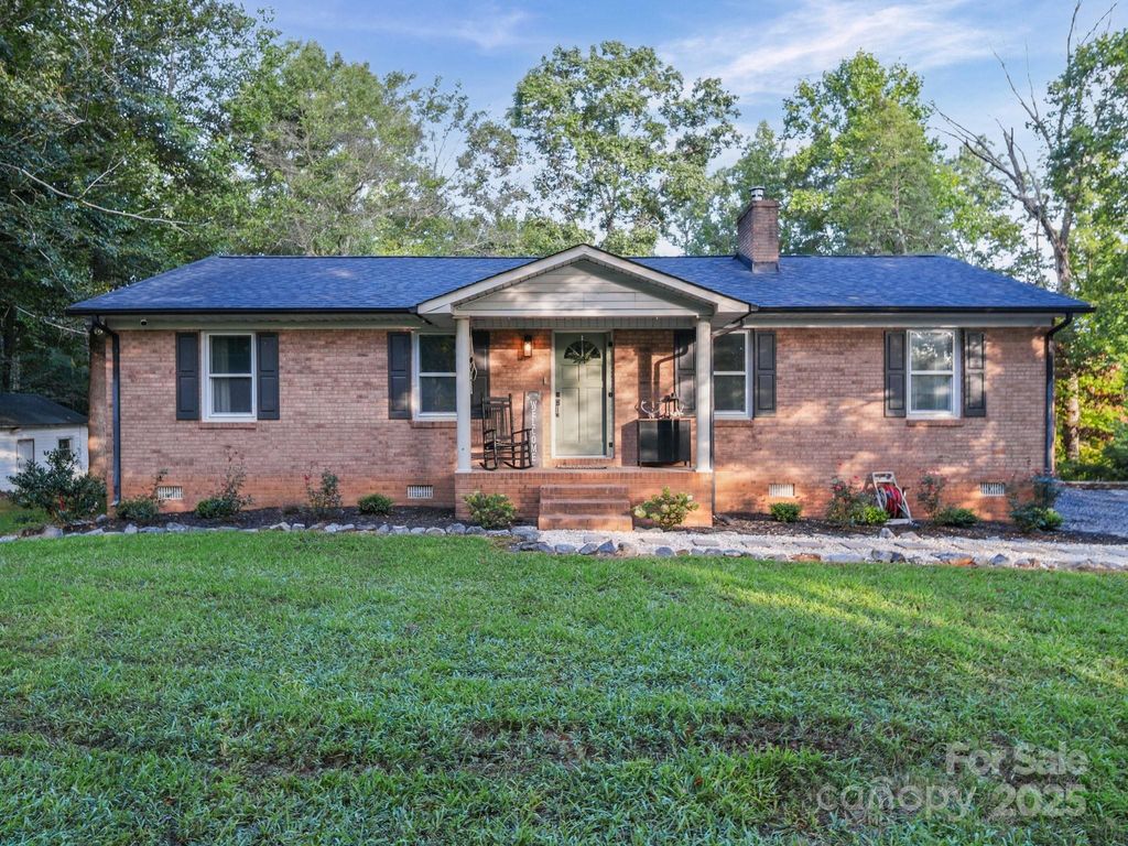 120 Harry Robinson Street, Dallas, NC 28034