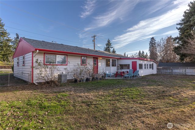 1616 N Baker Avenue, East Wenatchee, WA 98802