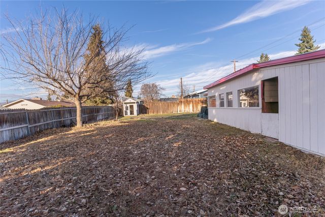 1616 N Baker Avenue, East Wenatchee, WA 98802