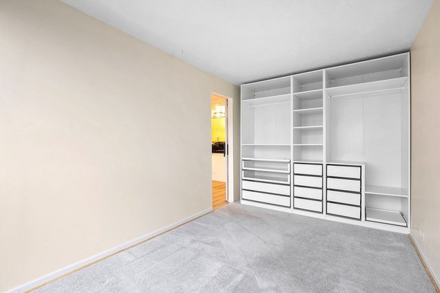 4343 N Clarendon Avenue 911, Chicago, IL 60613