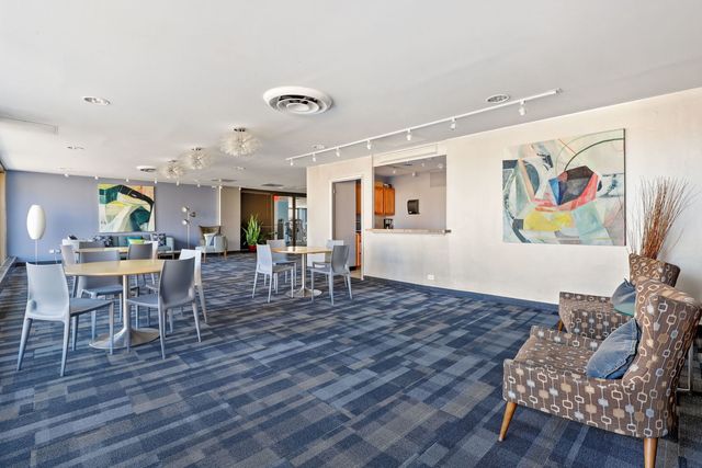 4343 N Clarendon Avenue 911, Chicago, IL 60613