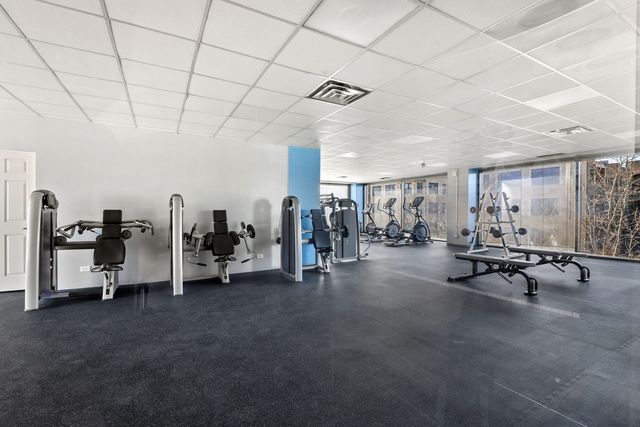 4343 N Clarendon Avenue 911, Chicago, IL 60613