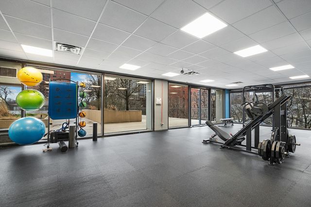 4343 N Clarendon Avenue 911, Chicago, IL 60613