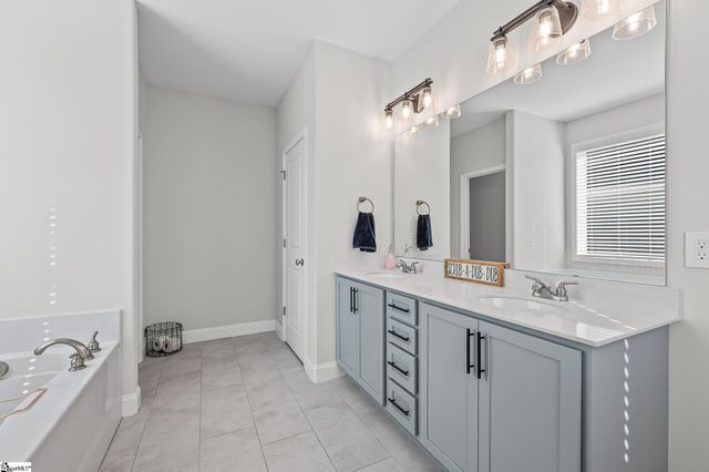 318 River Trace Loop, Simpsonville, SC 29680