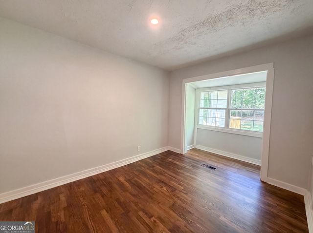 2043 White Oak Circle NW, Kennesaw, GA 30144