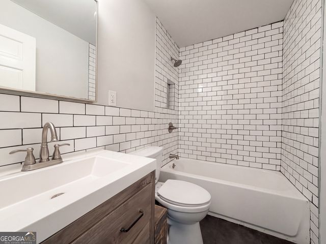 2043 White Oak Circle NW, Kennesaw, GA 30144