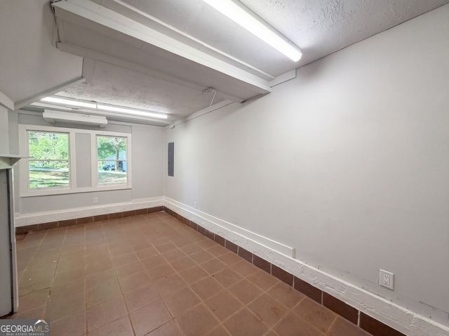 2043 White Oak Circle NW, Kennesaw, GA 30144