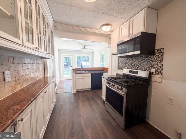 2043 White Oak Circle NW, Kennesaw, GA 30144