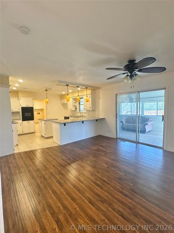 900 SW 3rd Street, Checotah, OK 74426