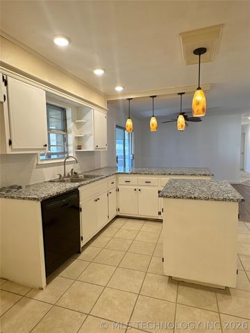 900 SW 3rd Street, Checotah, OK 74426