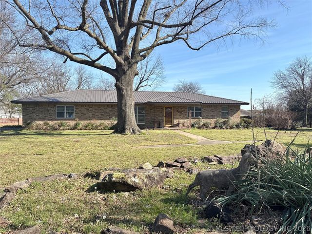 900 SW 3rd Street, Checotah, OK 74426