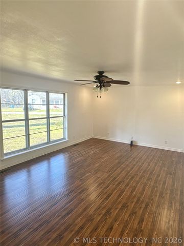 900 SW 3rd Street, Checotah, OK 74426