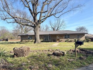 900 SW 3rd Street, Checotah, OK 74426