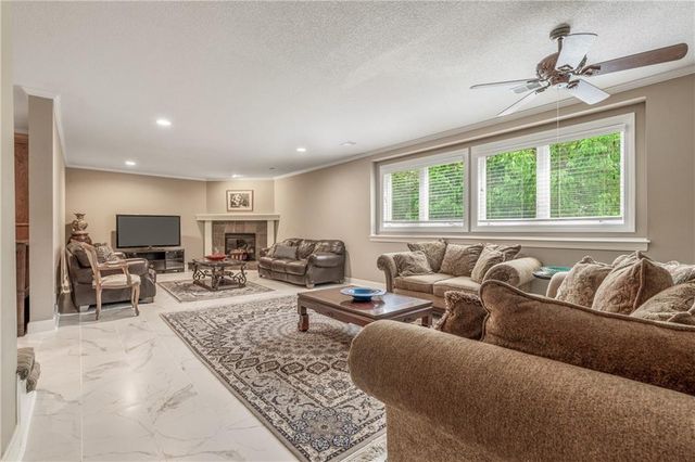 5313 W 124th Terrace, Overland Park, KS 66209
