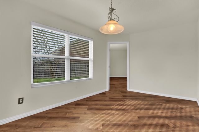 917 Bloomfield Drive, Grand Prairie, TX 75052