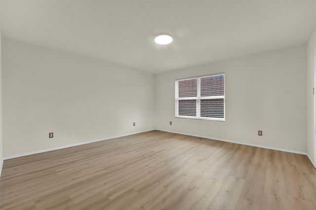 917 Bloomfield Drive, Grand Prairie, TX 75052