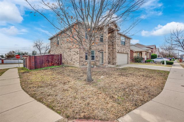 917 Bloomfield Drive, Grand Prairie, TX 75052