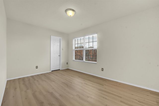 917 Bloomfield Drive, Grand Prairie, TX 75052