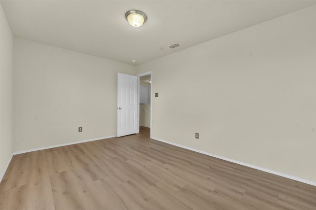 917 Bloomfield Drive, Grand Prairie, TX 75052