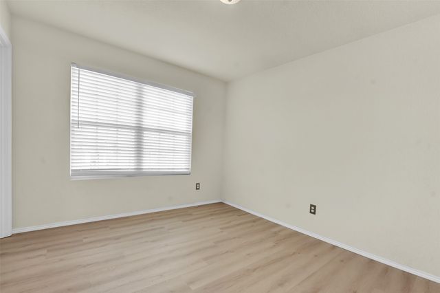 917 Bloomfield Drive, Grand Prairie, TX 75052