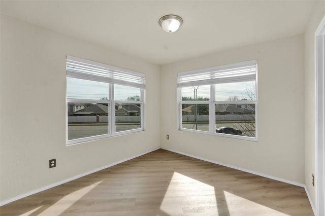 917 Bloomfield Drive, Grand Prairie, TX 75052