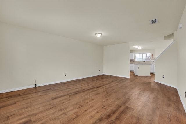 917 Bloomfield Drive, Grand Prairie, TX 75052