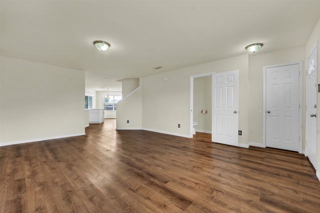 917 Bloomfield Drive, Grand Prairie, TX 75052