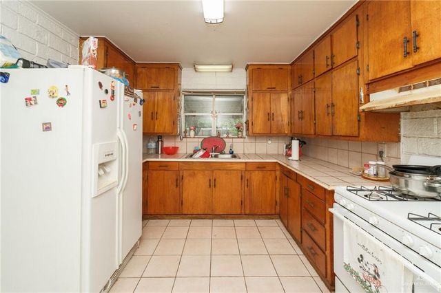 1402 E Grimes Street, Harlingen, TX 78550