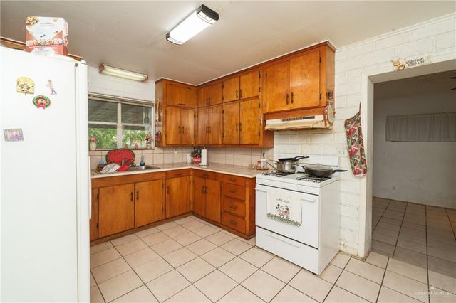 1402 E Grimes Street, Harlingen, TX 78550