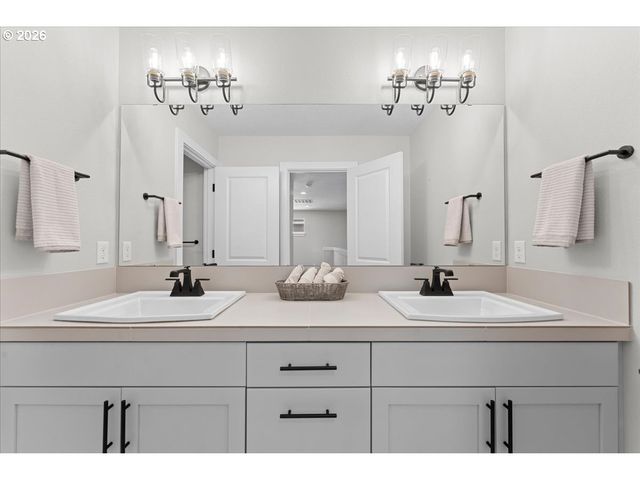 12435 Sw SILVERTIP St, Beaverton, OR 97007