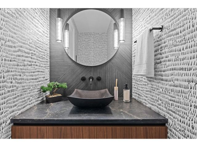 12435 Sw SILVERTIP St, Beaverton, OR 97007